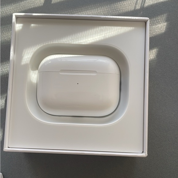White Wireless Earbuds Charging Case